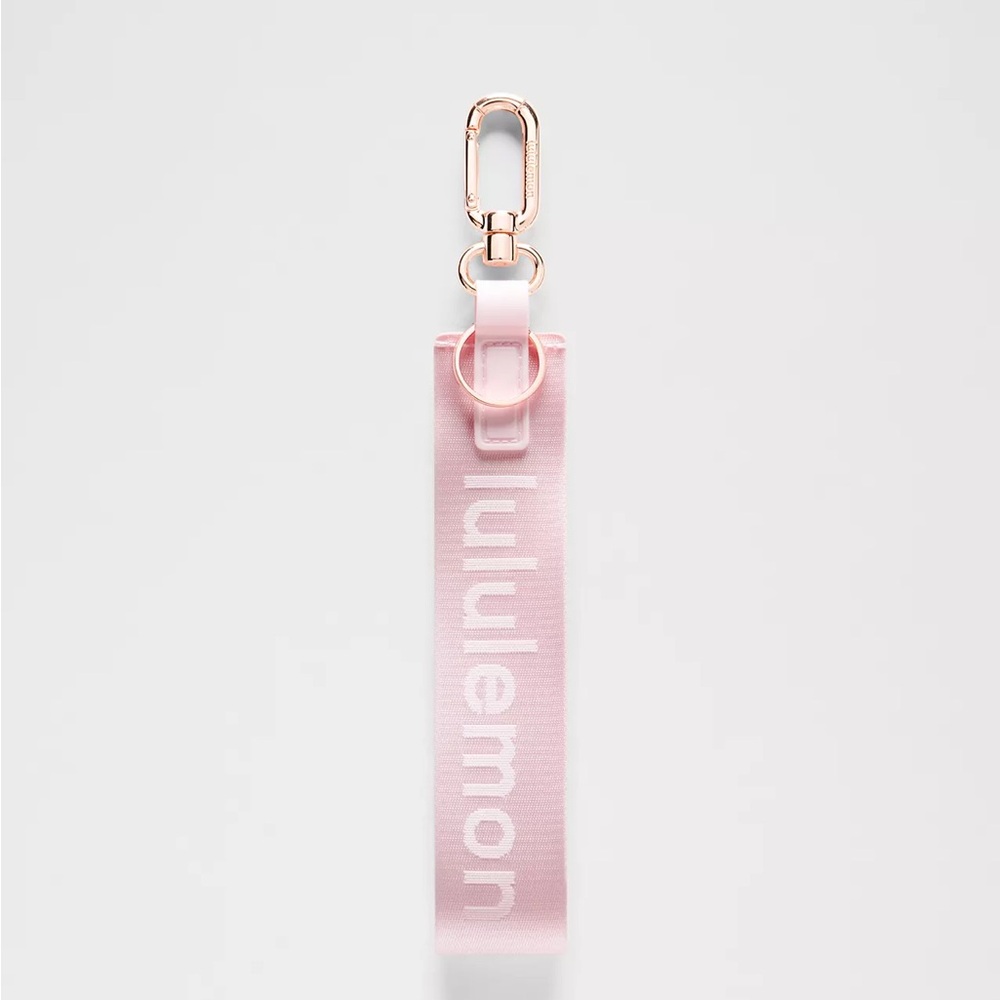 Lululemon Never Lost Keychain- Pink Pearl/White/Rose Gold